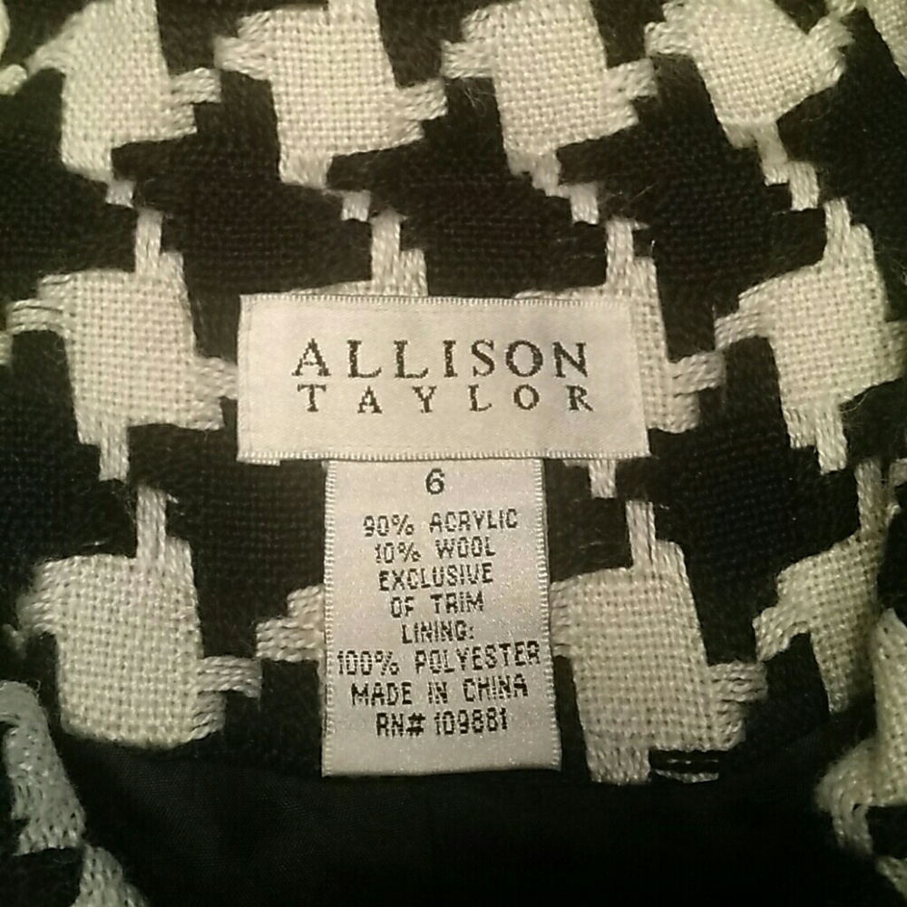 Houndstooth Cropped Blazer - Picture 2 of 2